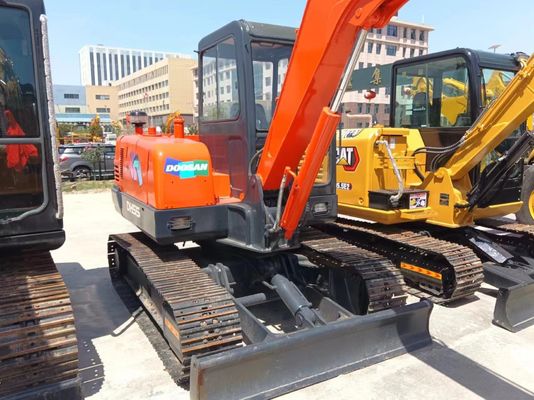 Excavadora Doosan DH55 5.5TON con cilindro hidráulico original y horas de trabajo bajas