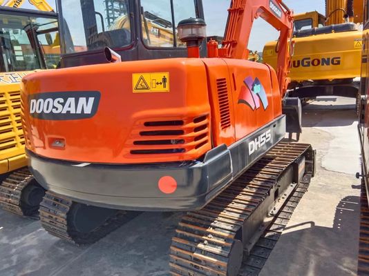 Excavadora Doosan DH55 5.5TON con cilindro hidráulico original y horas de trabajo bajas