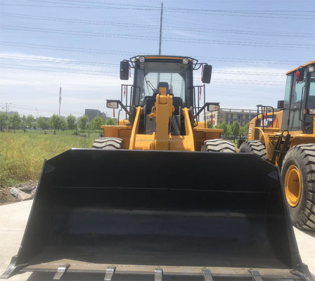 Cargador LG 856H de segunda mano con bomba hidráulica original en buen estado y asequible