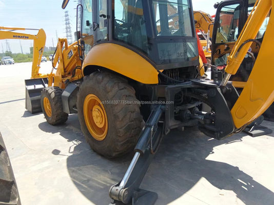 Cargador JCB 3CX usado en buenas condiciones con carga nominal de 6 toneladas y año 2016