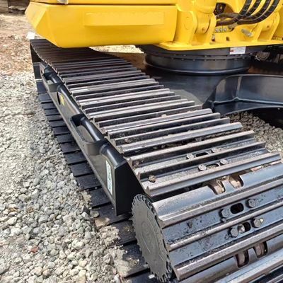 Excavadora Komatsu PC130 con válvula hidráulica original y 90% de estado en Japón