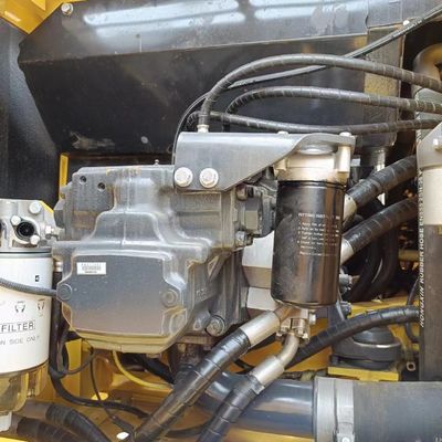Excavadora Komatsu PC220 de 22 toneladas con válvula hidráulica original en alta demanda