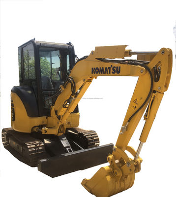 Excavadora Komatsu PC35 con cilindro hidráulico original y horas de trabajo bajas