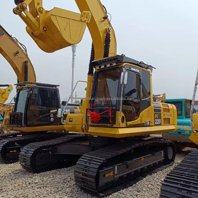 Japón utiliza una excavadora Komatsu PC220 con capacidad de cubo de 1.2M3 y 0-2000 horas de trabajo