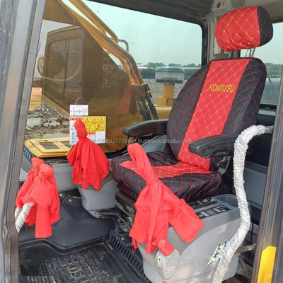 Una excavadora usada Komatsu PC450-7 con pocas horas de trabajo y capacidad de 2M3 de balde.
