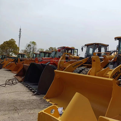 Una cargadora Komatsu WA 380 usada en Japón con bomba hidráulica original y gran rendimiento