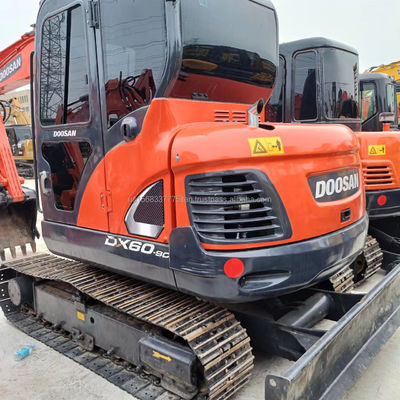 Excavadora DOOSAN DX60 con excelente eficiencia y buen rendimiento a un precio asequible