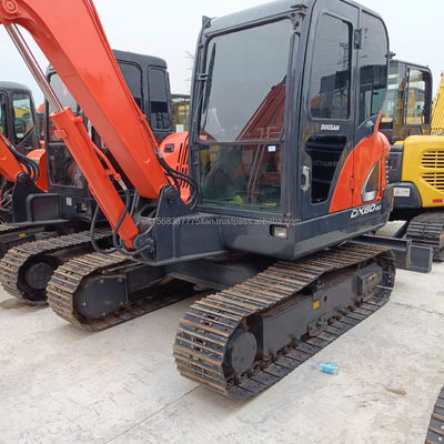 Excavadora DOOSAN DX60 con excelente eficiencia y buen rendimiento a un precio asequible