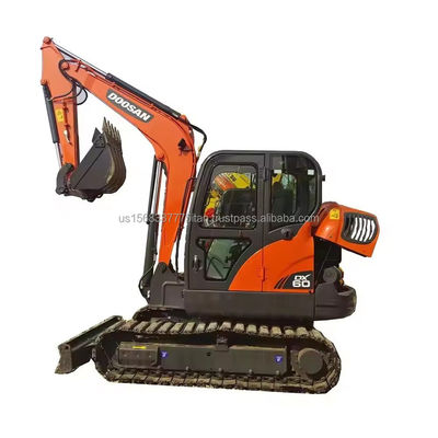 Excavadora DOOSAN DX60 usada en el año 2016 Capacidad de cubo 0.21M3 Excelente eficiencia