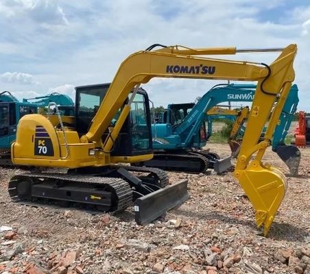 Excavadora Komatsu PC70 con cilindro hidráulico original y peso de la máquina de 7000 KG