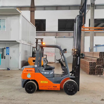 Toyota 8F30 Camioneta eléctrica Usada Máquina diesel razonable para tiendas de materiales de construcción