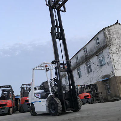 2.5 toneladas de carretilla elevadora TCM con bomba hidráulica original fabricada en el mercado japonés