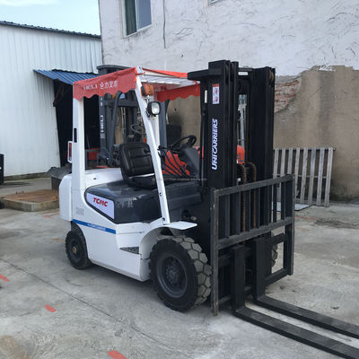 Japón TCM 2.5 toneladas Camión elevador usado 0-2000 Horas de trabajo 4500 KG Peso de la máquina