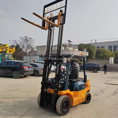 Válvula hidráulica original utilizada 3 toneladas 3,5 toneladas 5 toneladas carretillas elevadoras FD30 Toyota Japón