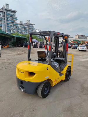 Ninguno Capacidad del cubo Usado 3 toneladas Komatsu Diésel montacargas 30 con válvula hidráulica original