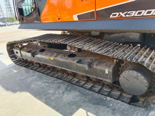 Excavadora usada Doosan DX300 con capacidad de cubo de 1.5M3 y peso de la máquina de 30000 KG