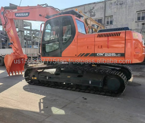 Doosan DX225 Excavadora de 25 toneladas Maquinaria de construcción usada con años de experiencia