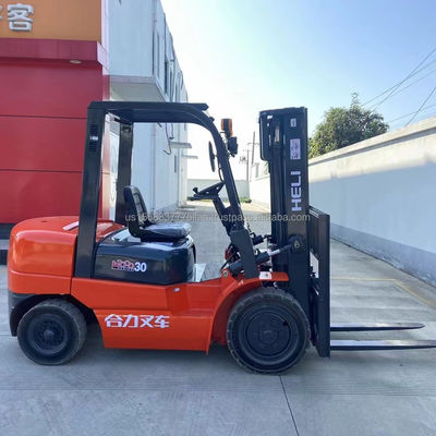 Las tiendas de materiales de construcción se benefician de la carretilla elevadora HILI AC20 con fuente de energía diésel