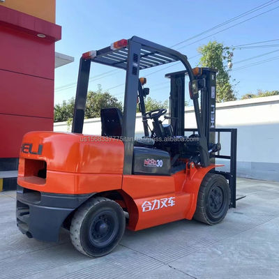 Las tiendas de materiales de construcción se benefician de la carretilla elevadora HILI AC20 con fuente de energía diésel