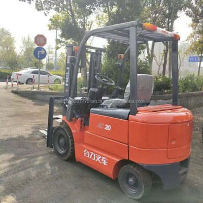Las tiendas de materiales de construcción se benefician de la carretilla elevadora HILI AC20 con fuente de energía diésel