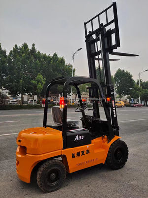 Potente Hangzhou A30 motor diesel elevadora elevadora de horquilla Excelente rendimiento y para la máquina usada