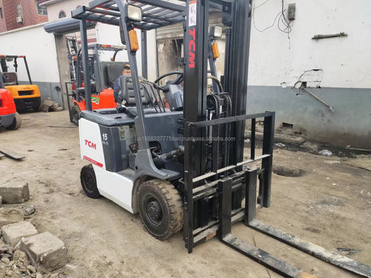 Camión elevador TCM 3.5t diesel en buenas condiciones con tiendas de materiales de construcción y asequible