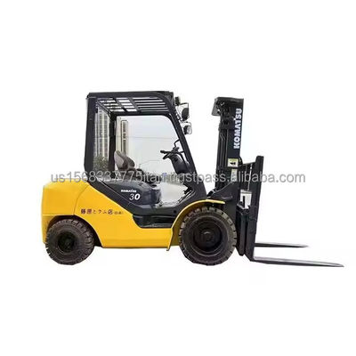 Tiendas de materiales de construcción 3 toneladas Komatsu 30 montacargas con excelente rendimiento original