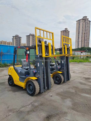 Tiendas de materiales de construcción 3 toneladas Komatsu 30 montacargas con excelente rendimiento original