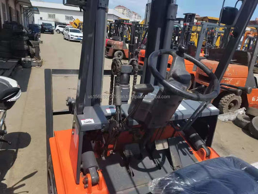 Helicóptero diésel con altura de elevación mínima de 2,5 m y longitud de tenedor de 2 m