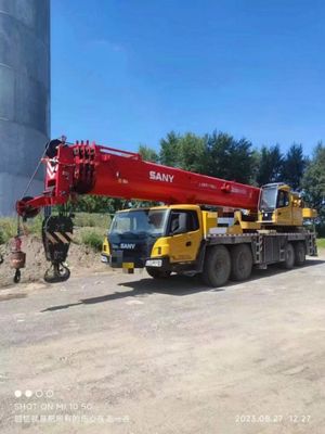 Grúa SANY de 80 toneladas con capacidad de carga nominal de 80 toneladas y otra bomba hidráulica