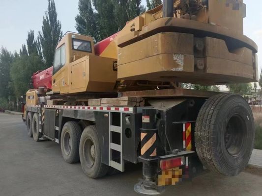 Grúa SANY de 80 toneladas con capacidad de carga nominal de 80 toneladas y otra bomba hidráulica