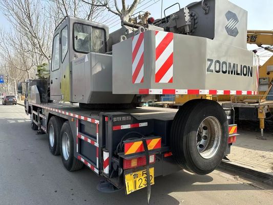 Gran grúa Zoomlion de 25 toneladas con 1000-1500 horas de trabajo y otra bomba hidráulica