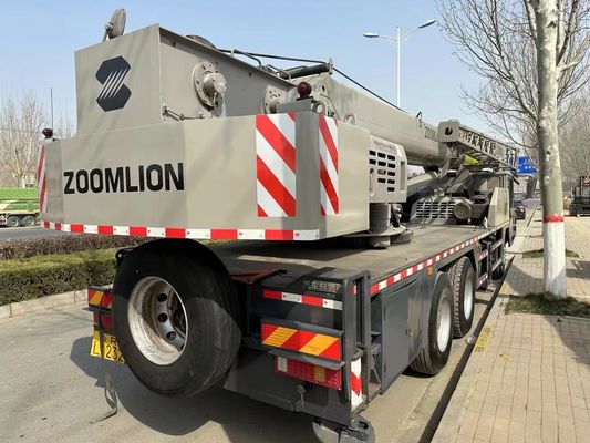 Gran grúa Zoomlion de 25 toneladas con 1000-1500 horas de trabajo y otra bomba hidráulica
