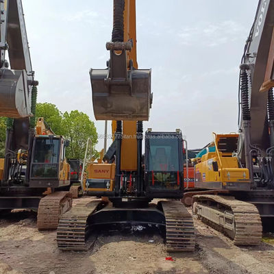 Excavadora Sany SY215C de 2016 con cilindro hidráulico original en excelente estado