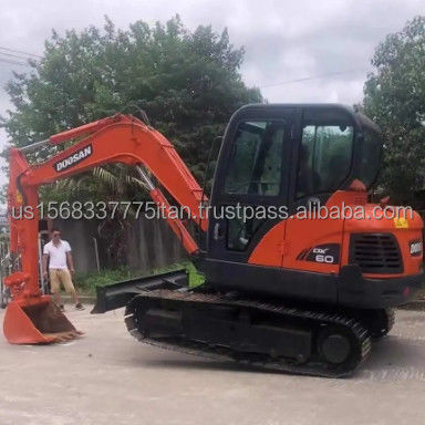 Excavadoras Doosan 6TON Dx60 Excavadora original de vías de construcción Menos horas de trabajo
