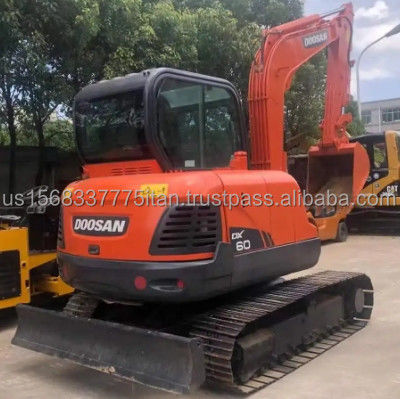 Excavadoras Doosan 6TON Dx60 Excavadora original de vías de construcción Menos horas de trabajo