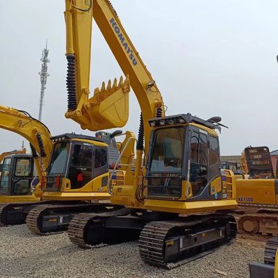 Excavadora Komatsu PC130 con cilindro hidráulico original y buenas condiciones de trabajo