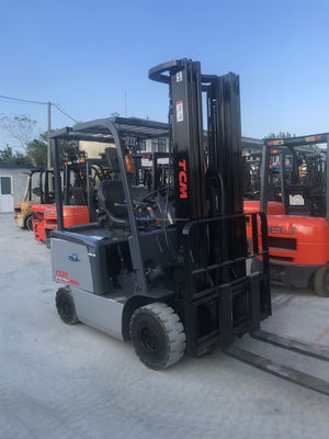 Camión elevador TCM 20 usado y en excelentes condiciones con motor diesel/eléctrico/propano