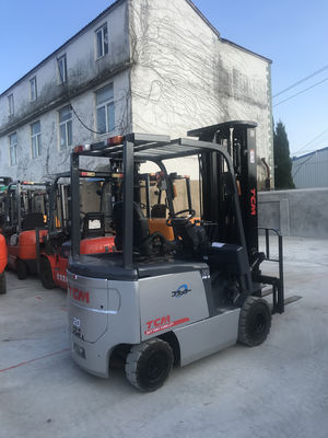 Camión elevador TCM 20 usado y en excelentes condiciones con motor diesel/eléctrico/propano