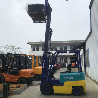 Elevadora eléctrica de 2500 kg de peso y excelente rendimiento original Komatsu 25