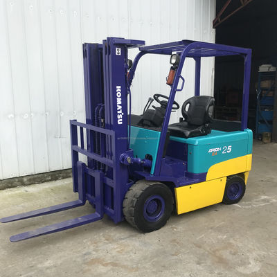 Elevadora eléctrica de 2500 kg de peso y excelente rendimiento original Komatsu 25