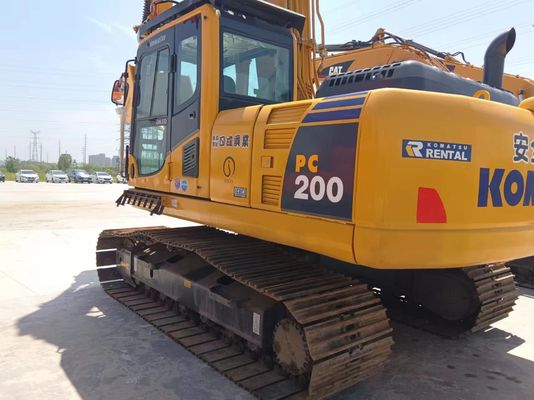 Excavadora usada Komatsu PC220 certificada por la EPA con 119 kw de potencia y 22000 kg de peso
