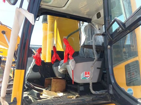 Excavadora usada Komatsu PC220 certificada por la EPA con 119 kw de potencia y 22000 kg de peso