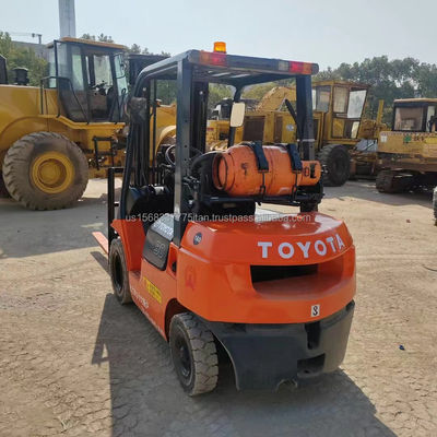 Tiendas de materiales de construcción usados 2012 TOYOTA 7F30 Diésel carretilla elevadora con y razonable