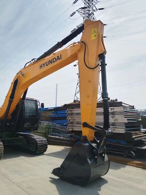 Excavadora Hyundai 220LC-9S de 2022 modelo usado con bomba hidráulica original y motor Ce