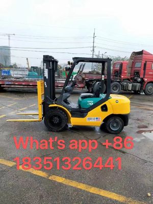 En buen estado 3000 kg peso montacargas eléctricos Komatsu 3 toneladas de motor AC