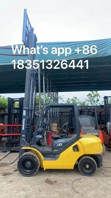 En buen estado 3000 kg peso montacargas eléctricos Komatsu 3 toneladas de motor AC